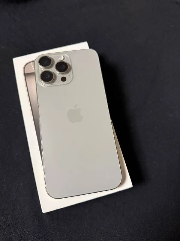 iPhone 16 Pro Max, 256 GB 1