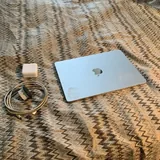 MacBook Air M2 8/256 2