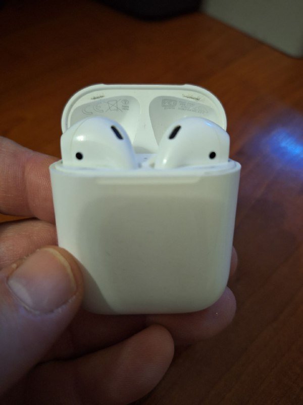 AirPods 2 оригинал в хорошем состоянии