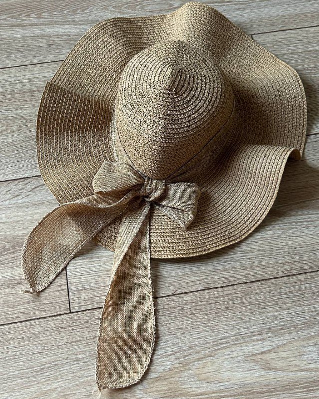 летняя пляжная шляпа