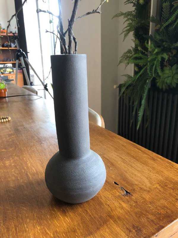 маленькая и высокая керамические вазы из чёрного шамота ручной работы 3
