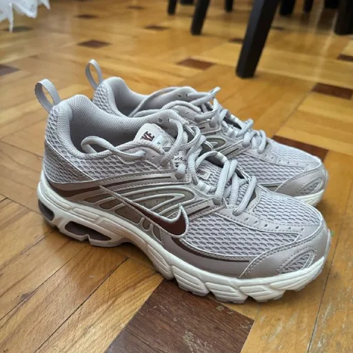 Кроссовки Nike