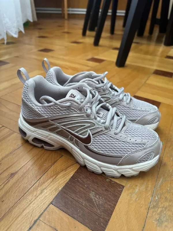Кроссовки Nike 1