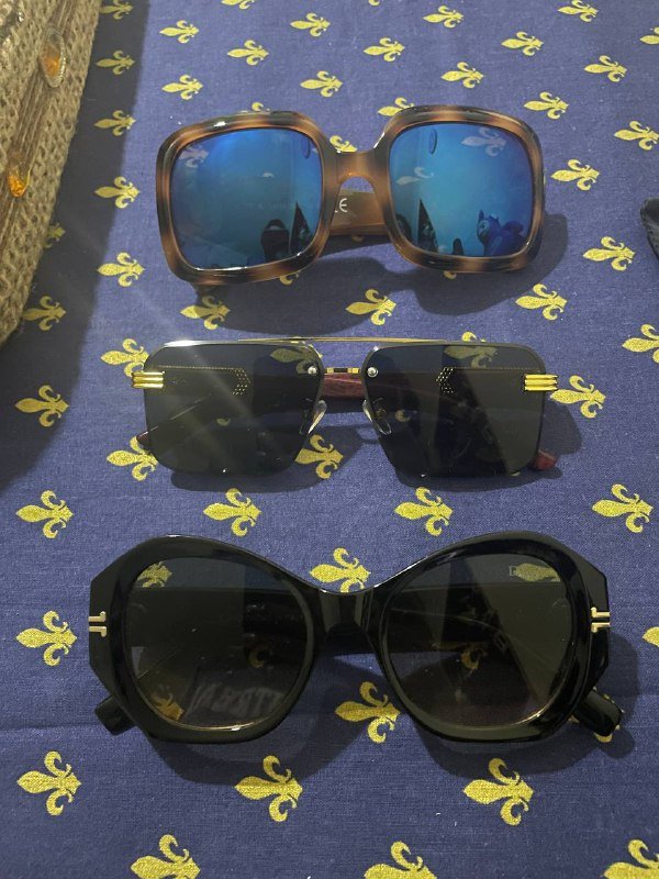 Очки солнцезащитные