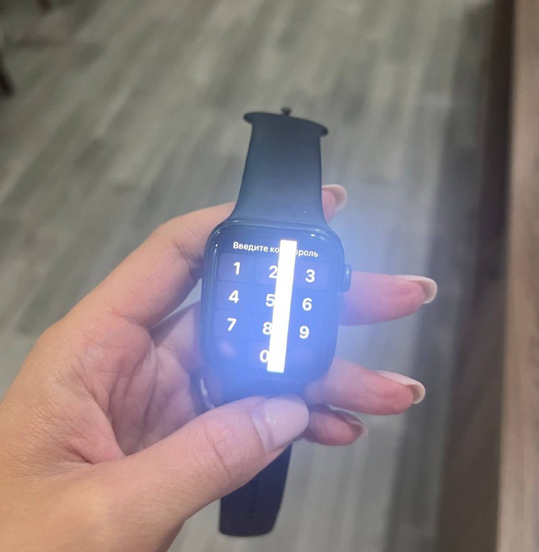 Apple Watch 44 мм se с поврежденной матрицей