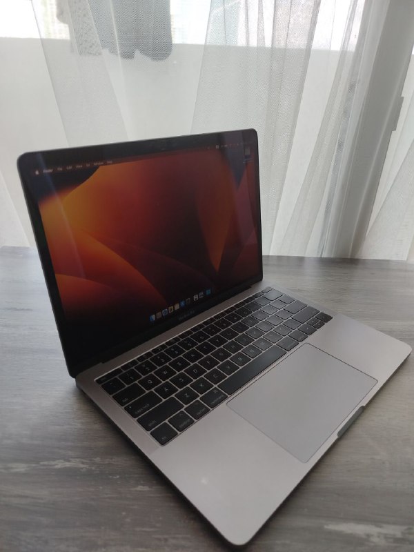 MacBook Pro i5 8gb 250gb 2017 1