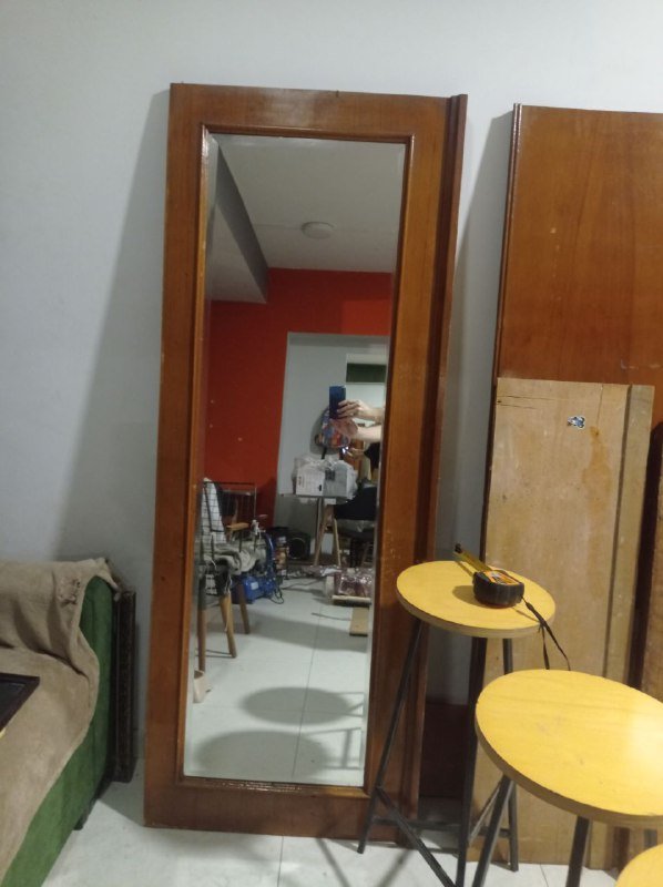 Зеркало 148х43 см, 3 барных табурета