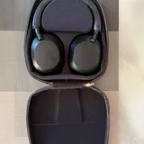 Sony WH-1000XM5 headphones 1