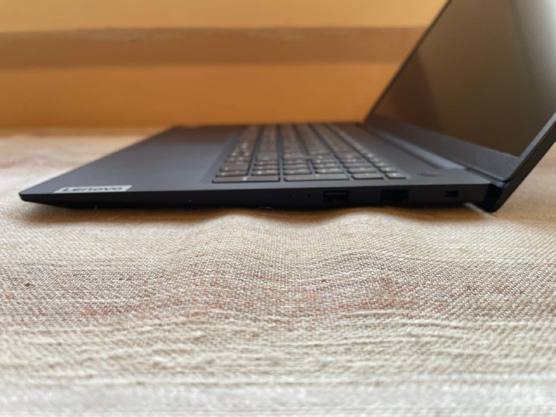 Ноутбук Lenovo V15 G5 IRL 4