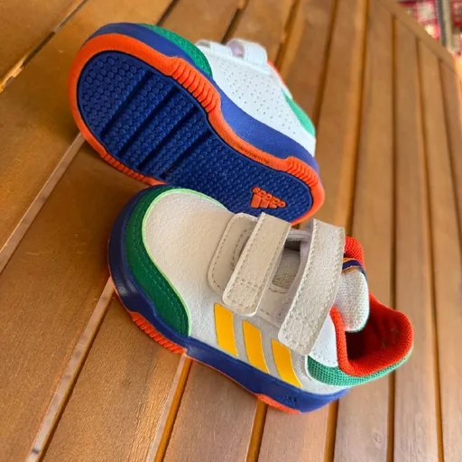 Детские кроссовки Adidas, размер 19