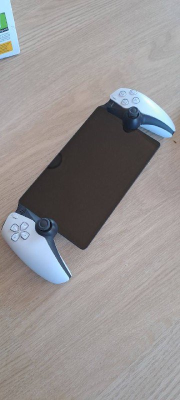 Play Station 5, Dual Sense, Play Station Portal, Apple Magic Keyboard, Apple Magic Trackpad 2