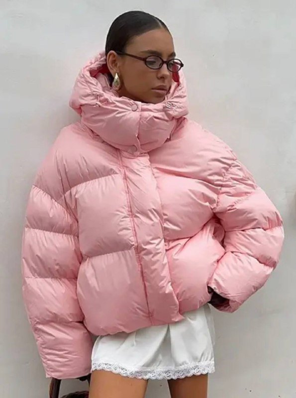 Нежно розовый пуховик размер M