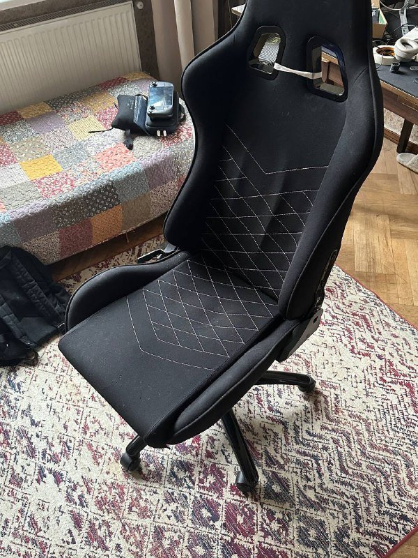 Кресло компьютерное с подушками и ручками 2