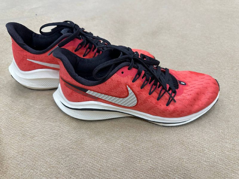 Кроссовки Nike 39 размер, состояние отменное