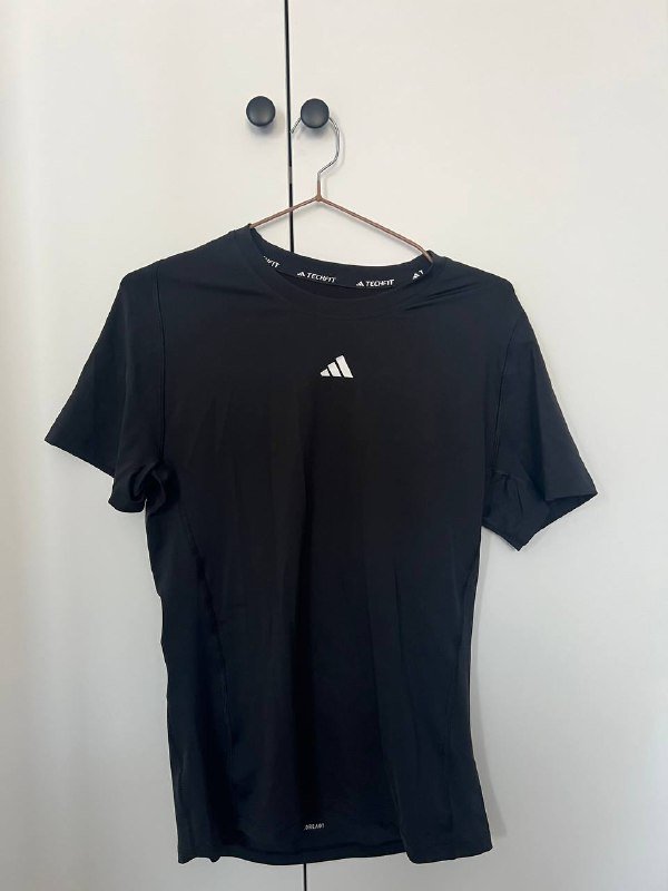 мужские брюки, свитшот Nike, термобелье Adidas, футболка Liverpool, шорты Topman, 2 кофты 3