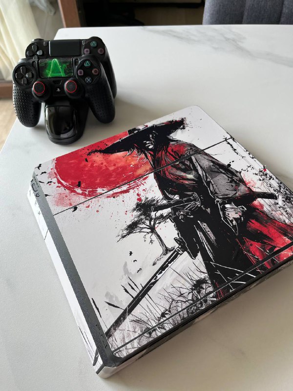 Sony Playstation 4 Slim 500 ГБ с аксессуарами и играми