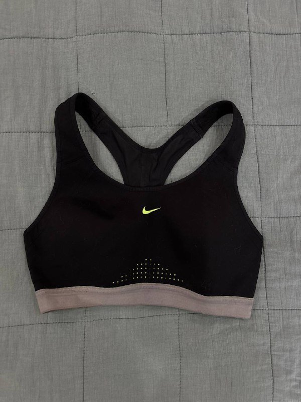 Ветровка Hummel, спортивный топ Nike, футболки Nike и Adidas, леггинсы Nike, спортивные топы и лонгсливы 2