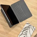Чехол-клавиатура Logitech Combo Touch для iPad Air 11" 4