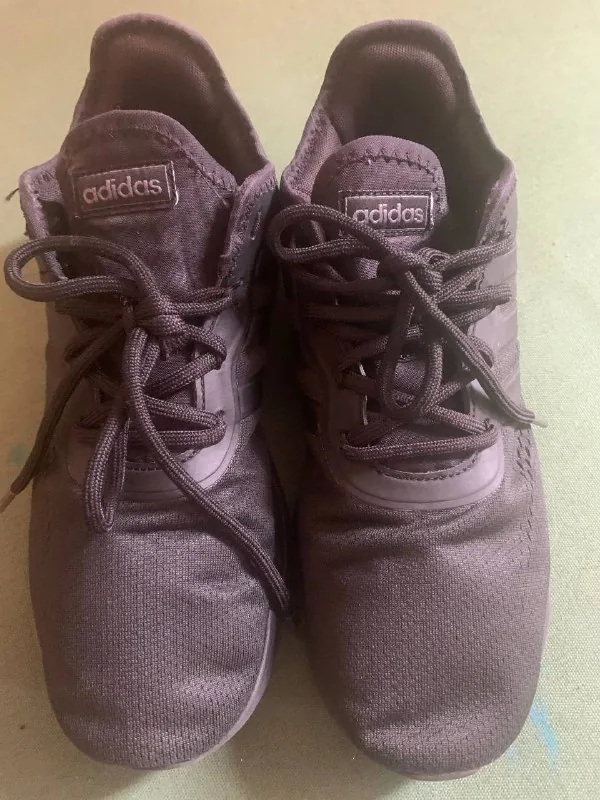 Беговые кроссовки adidas 1