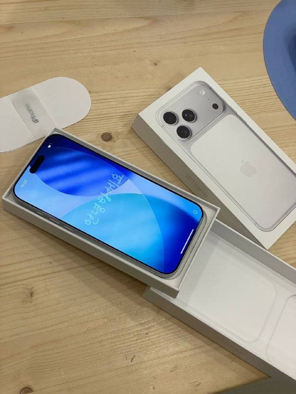 iPhone 17 Pro Max 256 Gb бежевый 2