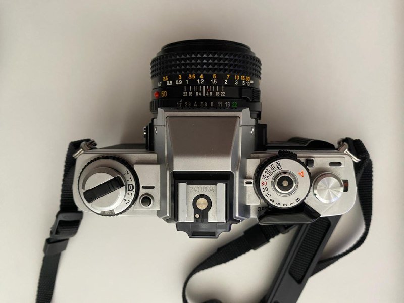 Minolta XG-M пленочный зеркальный фотоаппарат, объектив 50mm 1.7, фильтры UV Kenko и CPL 3