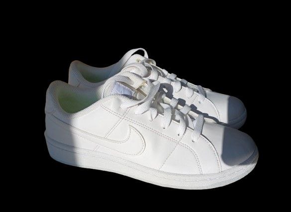 Черная джинсовая юбка, летняя кофта, кожаная юбка, кроссовки Nike 4