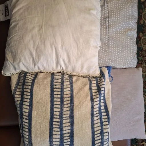 Jysk pillows with pillowcases