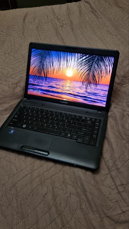 Ноутбук Toshiba 14 дюймов i3 4GB RAM SSD 120GB