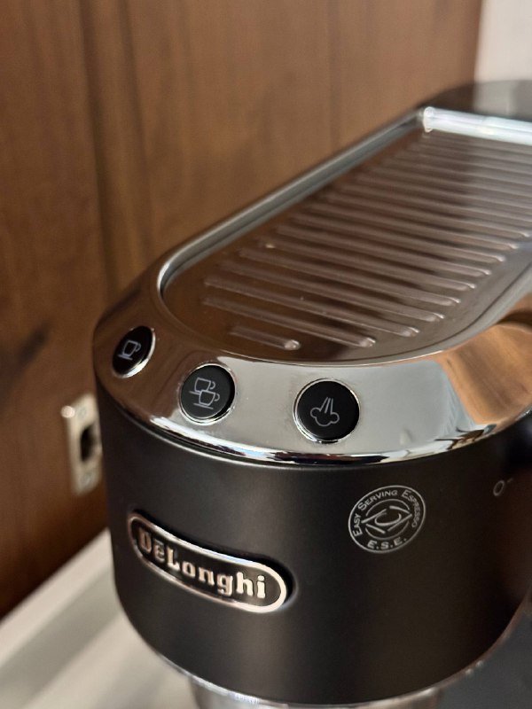 Кофемашина DeLonghi EC685.BK 3