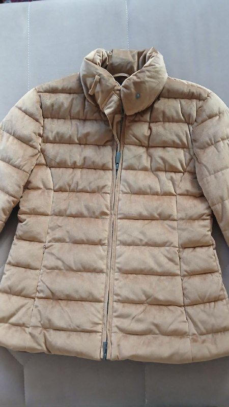 Бежевая женская куртка