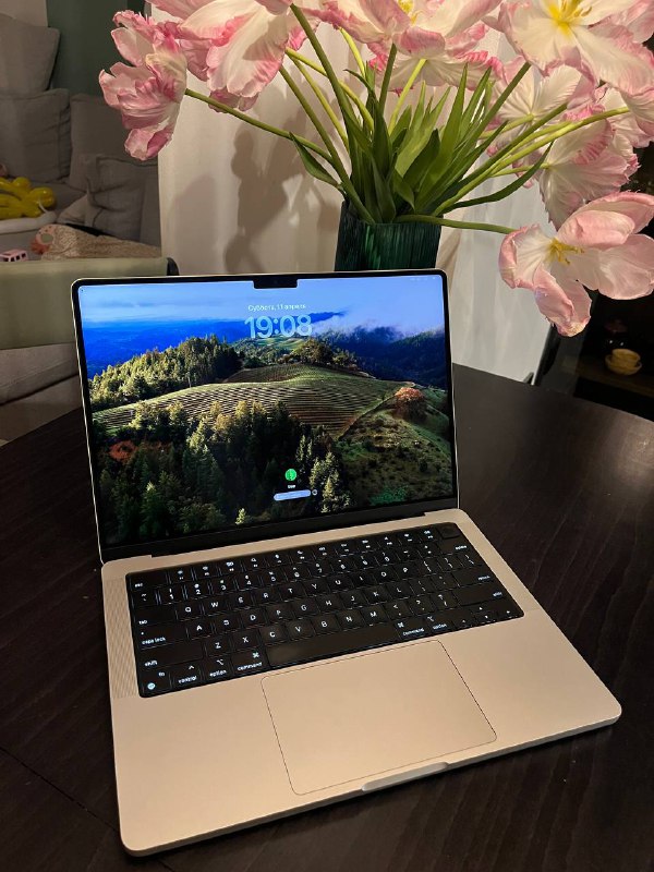 MacBook Pro 14-inch M1-Pro 16GB RAM 512GB SSD