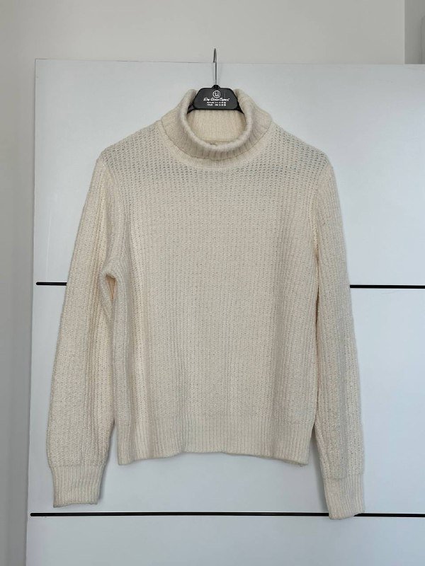 Свитер с высоким воротом, размер S-M