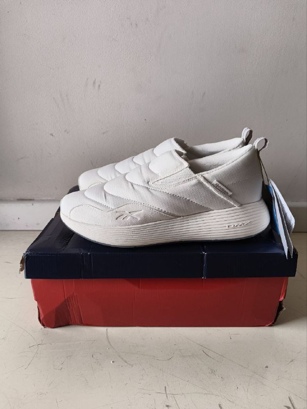 Кроссовки унисекс Reebok 42,5 EU