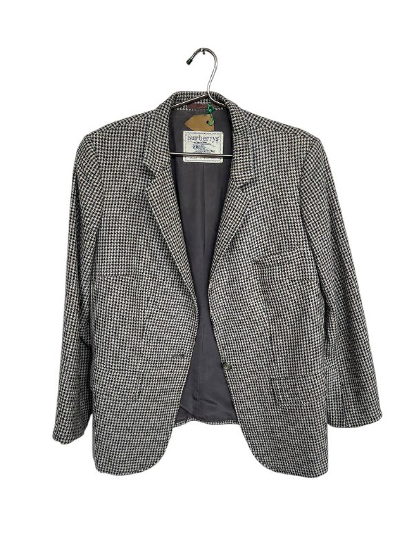 Wrangler boots, Bench long sleeve, Patrizia Pepe top, Scotch & soda skirt, Burberry’s woollen jacket 5