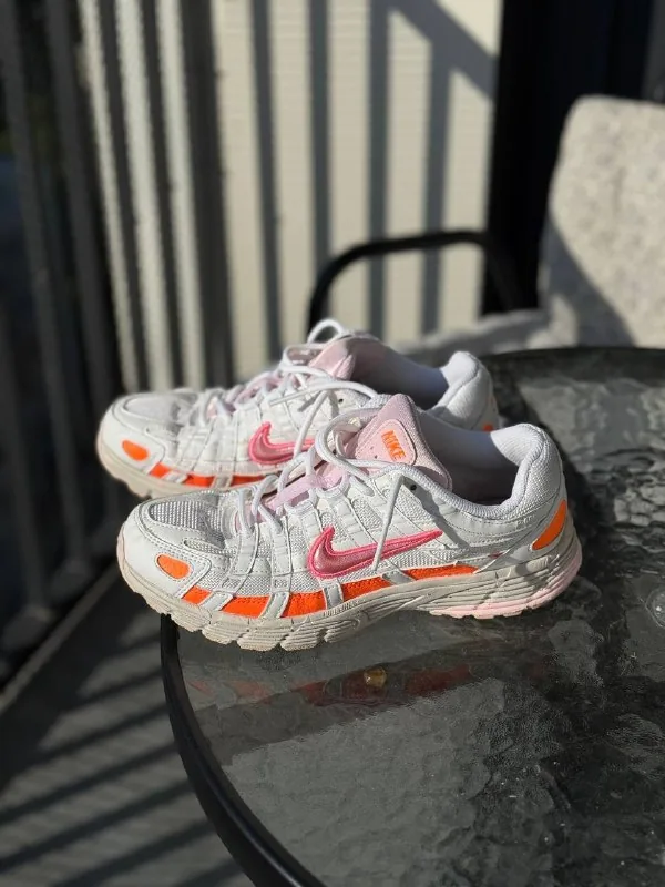 Женские кроссовки Nike 1