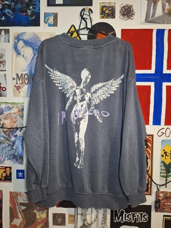 Толстовка, футболка, браслеты украшения