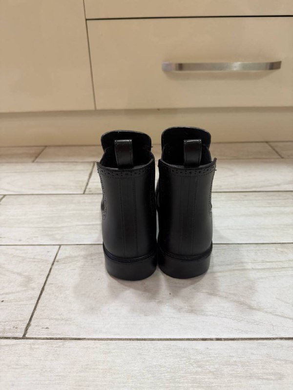 резиновые сапоги низкие 41, высокие 42 размер 3