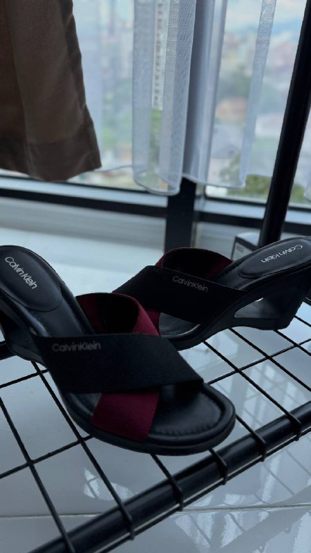 Пальто, косуха, босоножки Calvin Klein, куртка, платья, дубленки, сумки 3