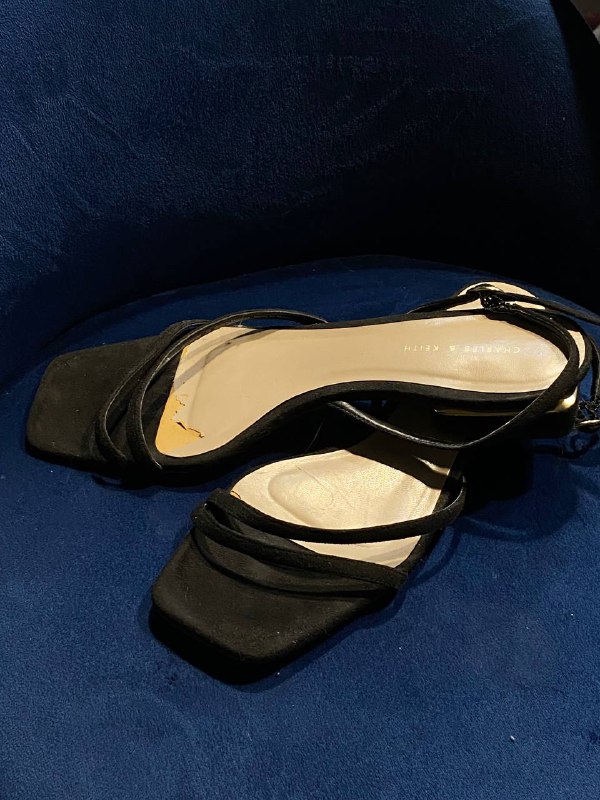 Сапоги 38 размер, кофта/футболка 42-44 размер, босоножки Charles and Keith 38 размер, поясная сумка, платье S 5