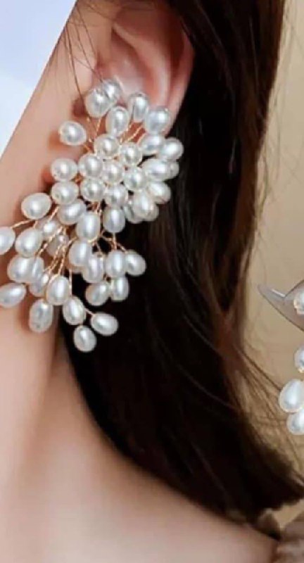 Pearl earrings 2