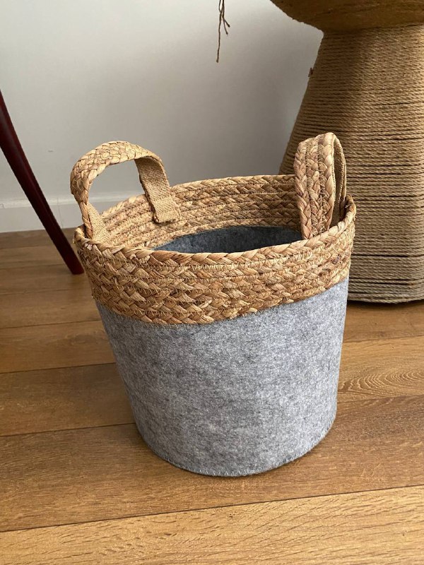 Грузинская ваза, винтажный постер, корзинки, стулья 6