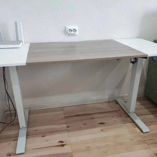 GEEKRIG Height-Adjustable Desk