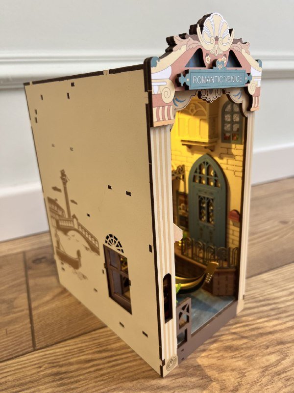 Подставка для книг с подсветкой