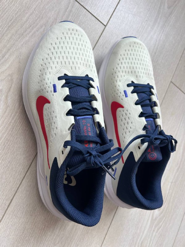 Nike Air Zoom Winflo 10 Sea Glass University Red 2