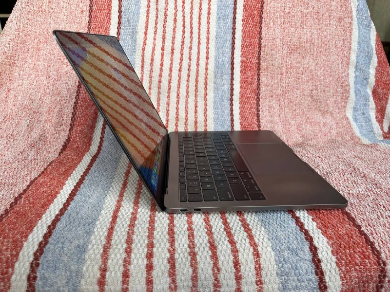 Ноутбук Apple MacBook Pro 13" a1708 2