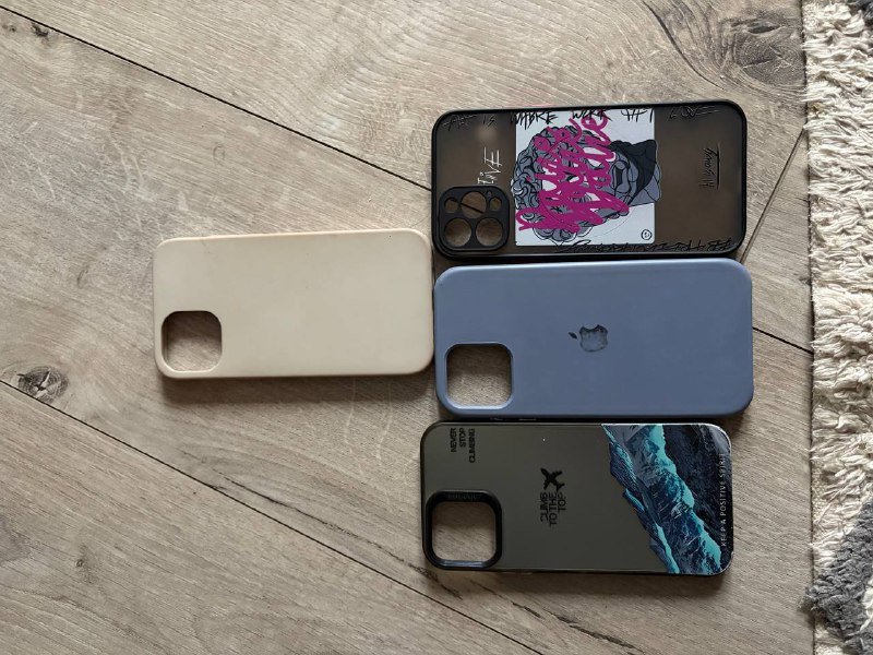 iPhone 12 Pro 256 ГБ, 4 чехла 8