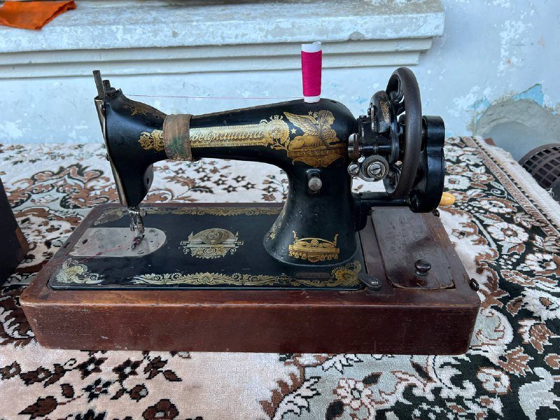 Советская швейная машинка Госшвеймашина в идеальном состоянии