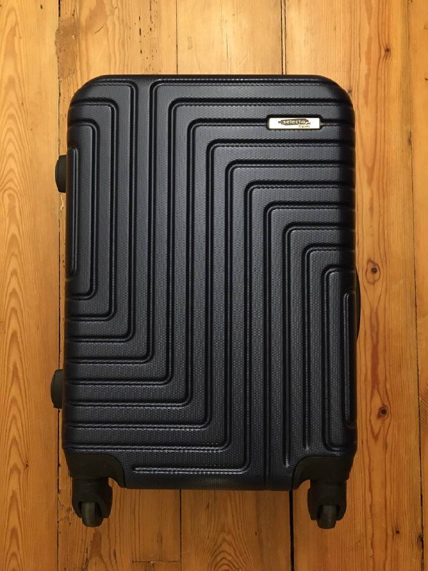 Чемодан для ручной клади