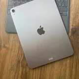 Планшет Apple iPad Air 11 M3 128 ГБ с чехлом-клавиатурой Logitech 2