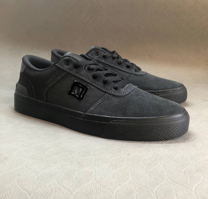 Кроссовки DC shoes размер 42